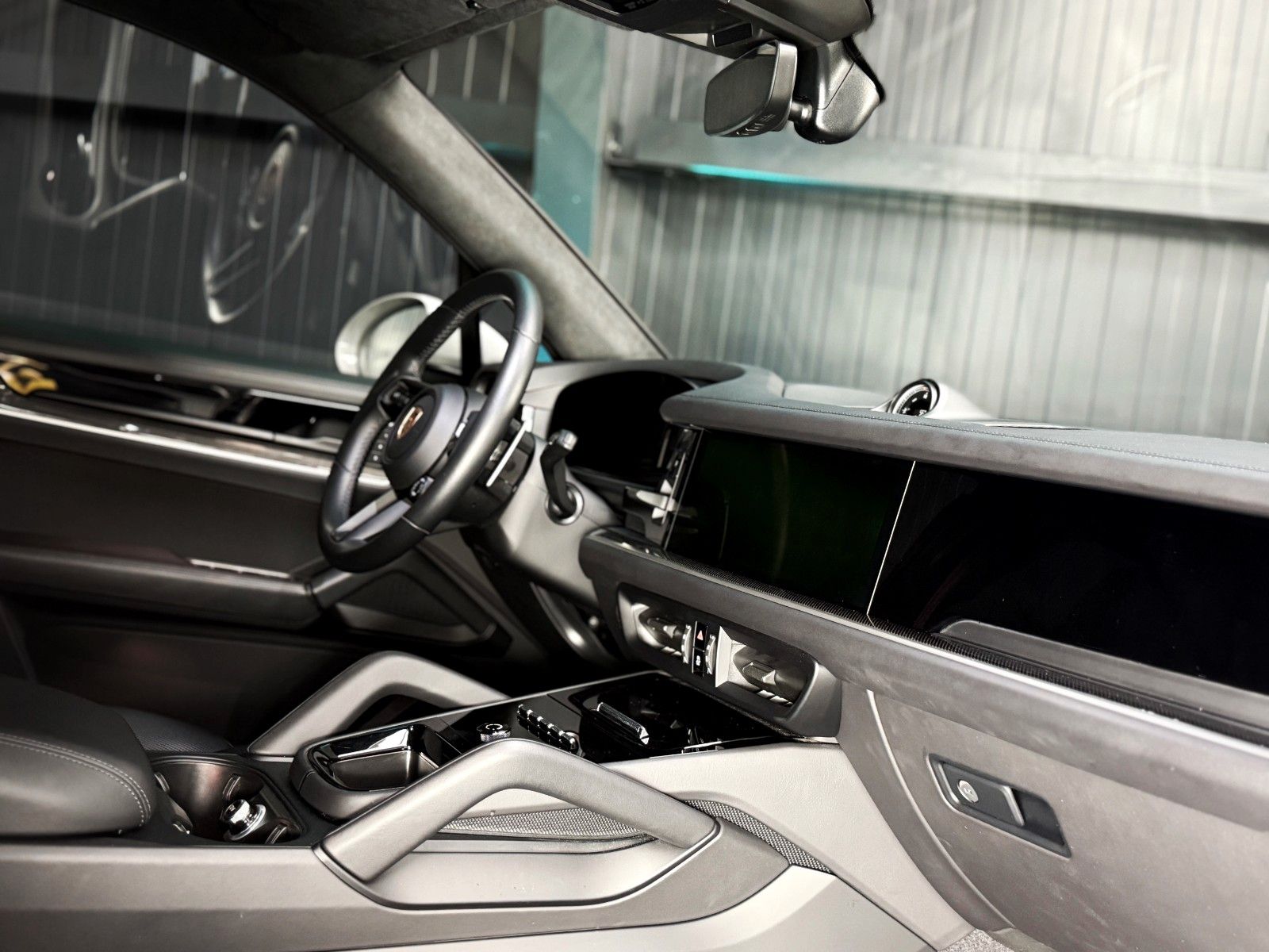 Fahrzeugabbildung Porsche Cayenne E-Hybrid + Vollaust. + Approved +Panoram
