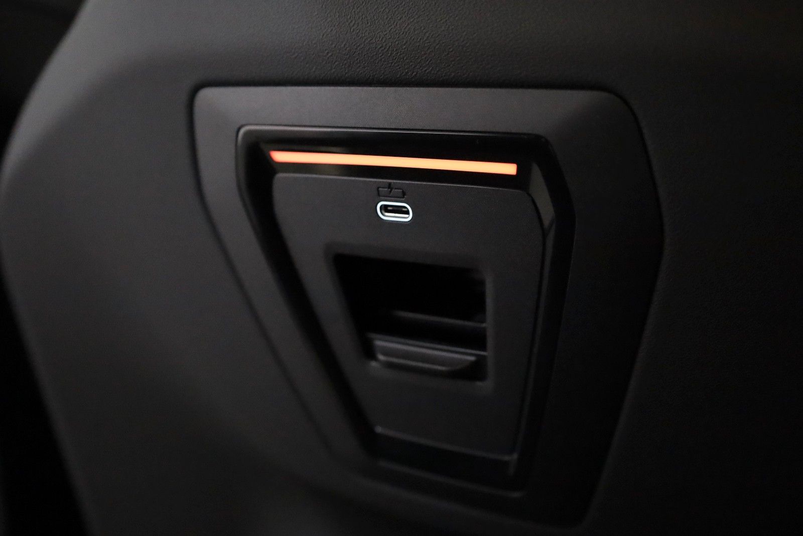 Fahrzeugabbildung BMW 530e Touring Leder,Navi,LED,H/K,Travel Paket,AHK