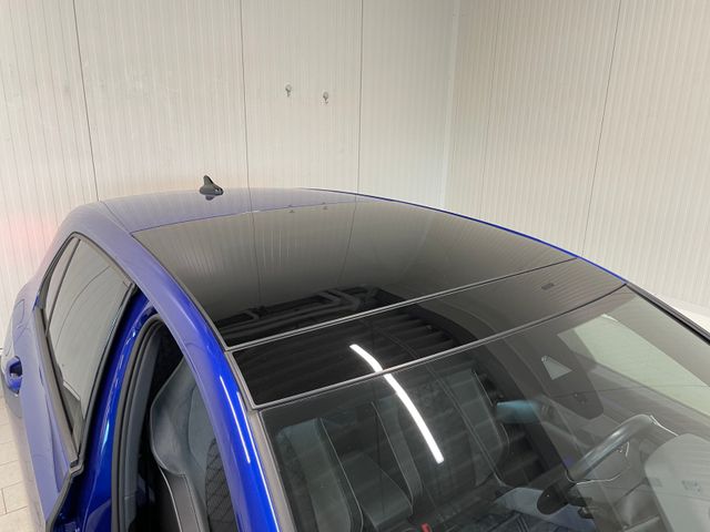 Golf VIII R-Line 1.5 eTSI DSG PANO NAVI