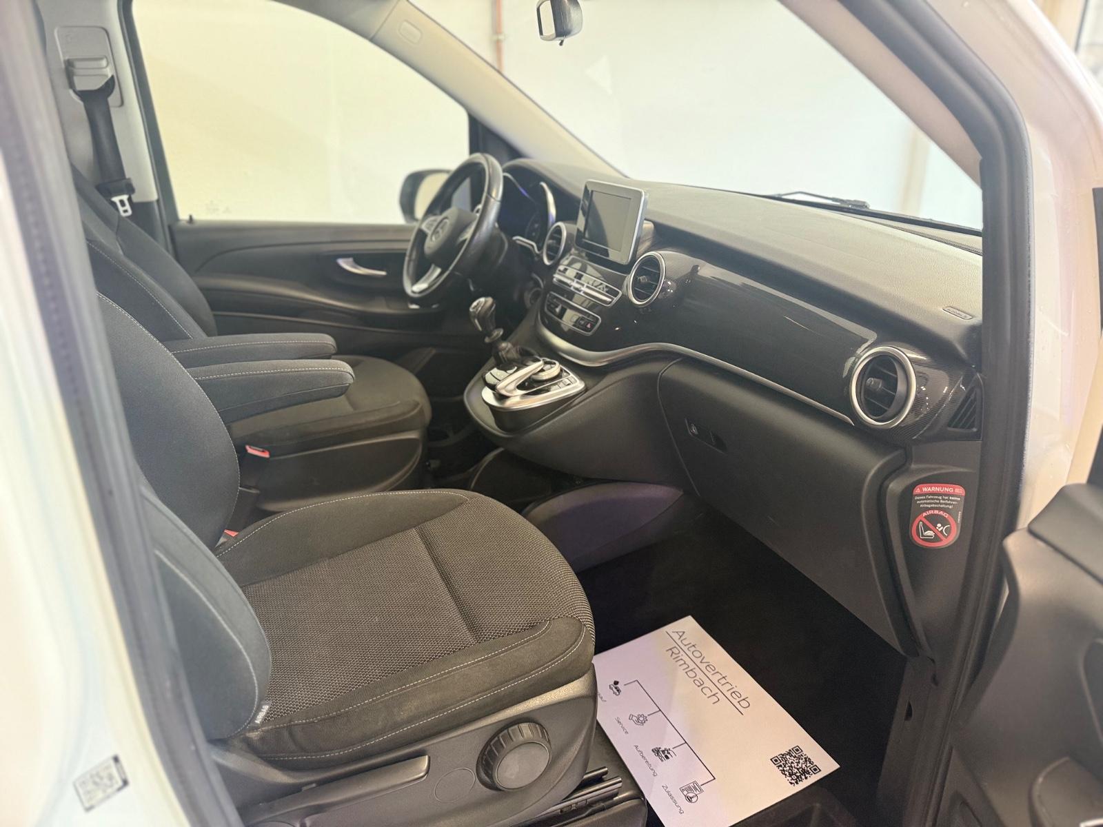 Mercedes-Benz Classe V 220 d | 163 ch | BVM | Attelage | Éclairage d'ambiance | Régulateur de vitesse | Vitres arrière surteintées