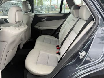 Mercedes E 250 - 11