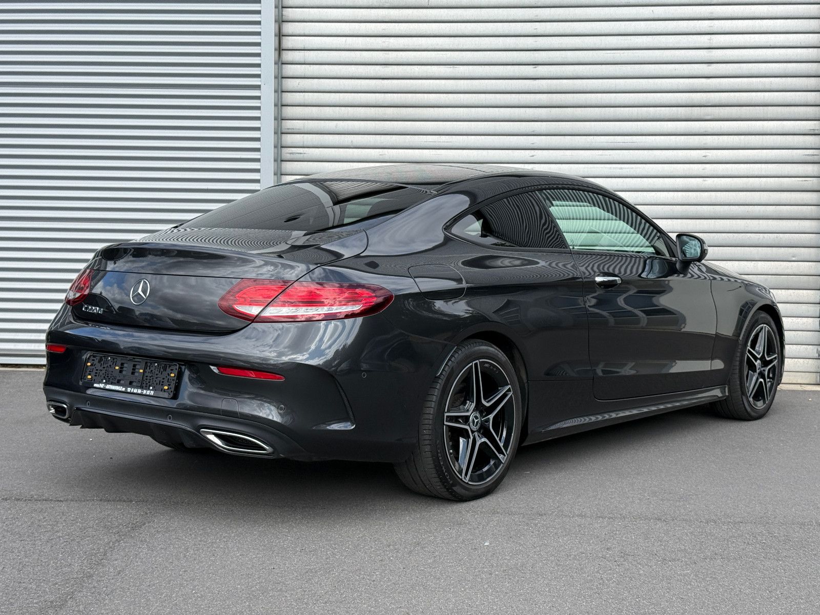 Fahrzeugabbildung Mercedes-Benz C 220d Coupe AMG Burmester Pano Night-Paket 360°