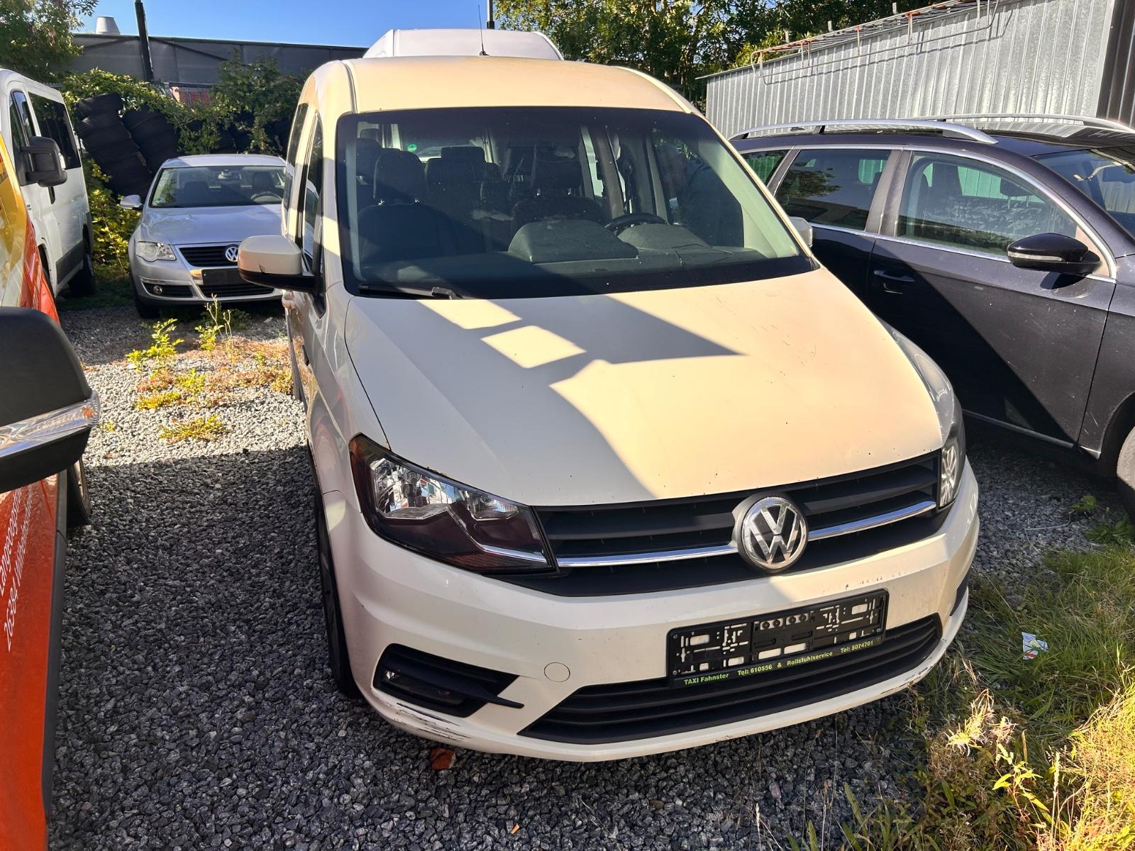 Volkswagen Caddy PKW Maxi Trendline MOTORSCHADEN