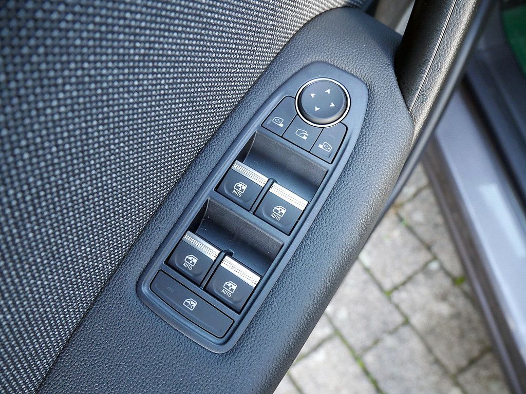 Fahrzeugabbildung Renault Captur Techno TCe 140 EDC Mild Hybrid