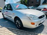Ford Focus Lim. Ghia - Ford Focus aus 1999