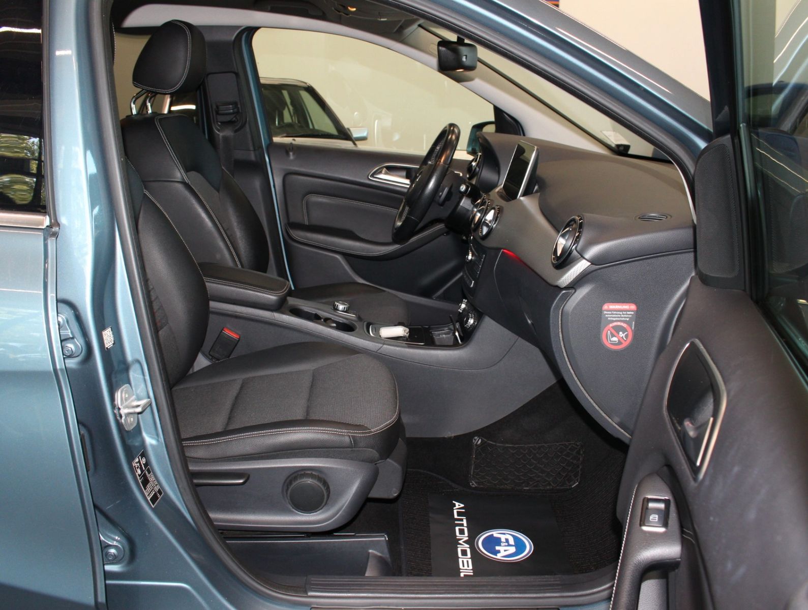 Fahrzeugabbildung Mercedes-Benz B 220 CDI Urban COMAND+LED+AHK+Totwinkel+PDC