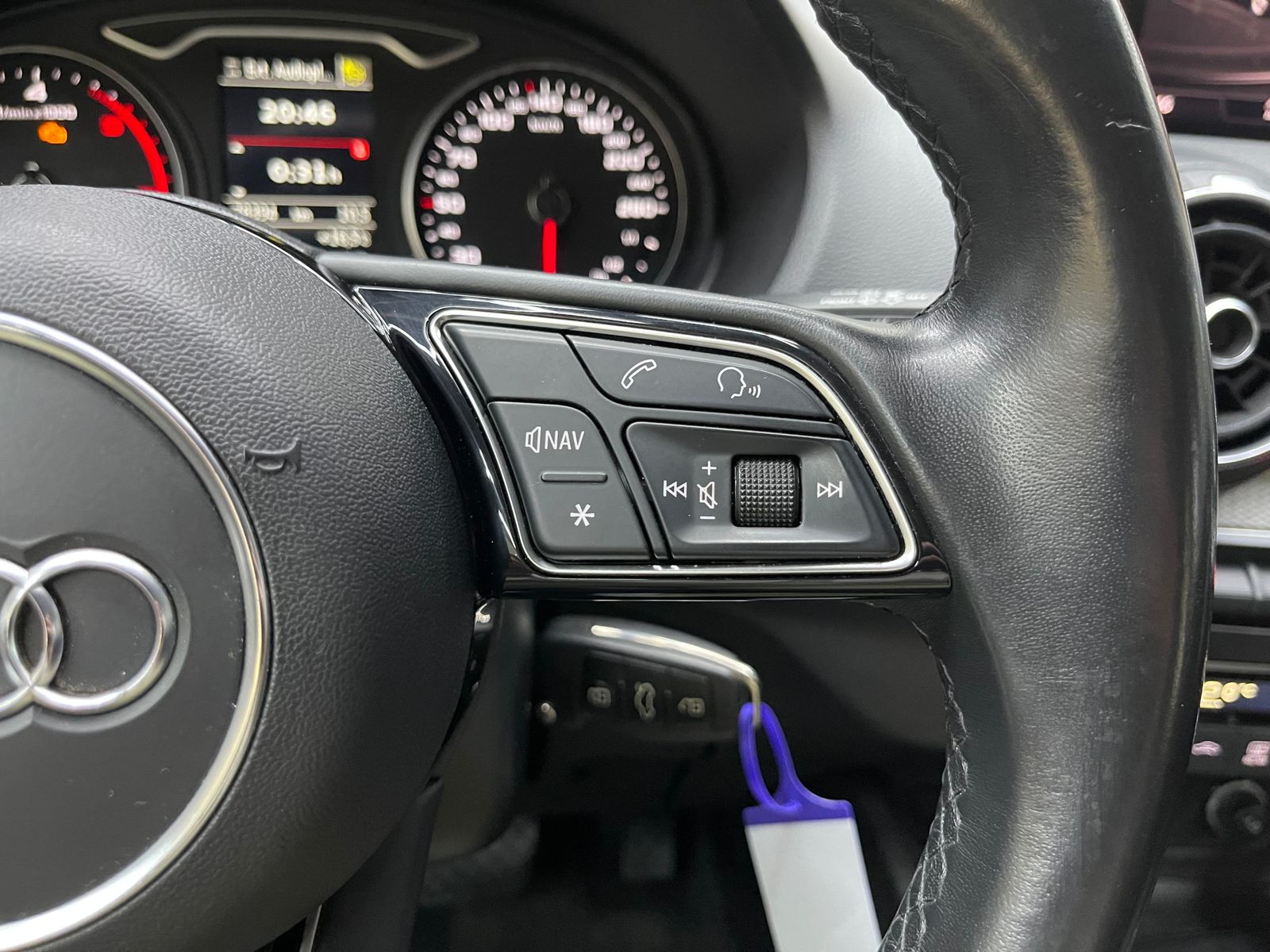 Fahrzeugabbildung Audi Q2 35d Quatt S-Tr. LED+KLIMAUT+HIFI+APS+DAB+ACC