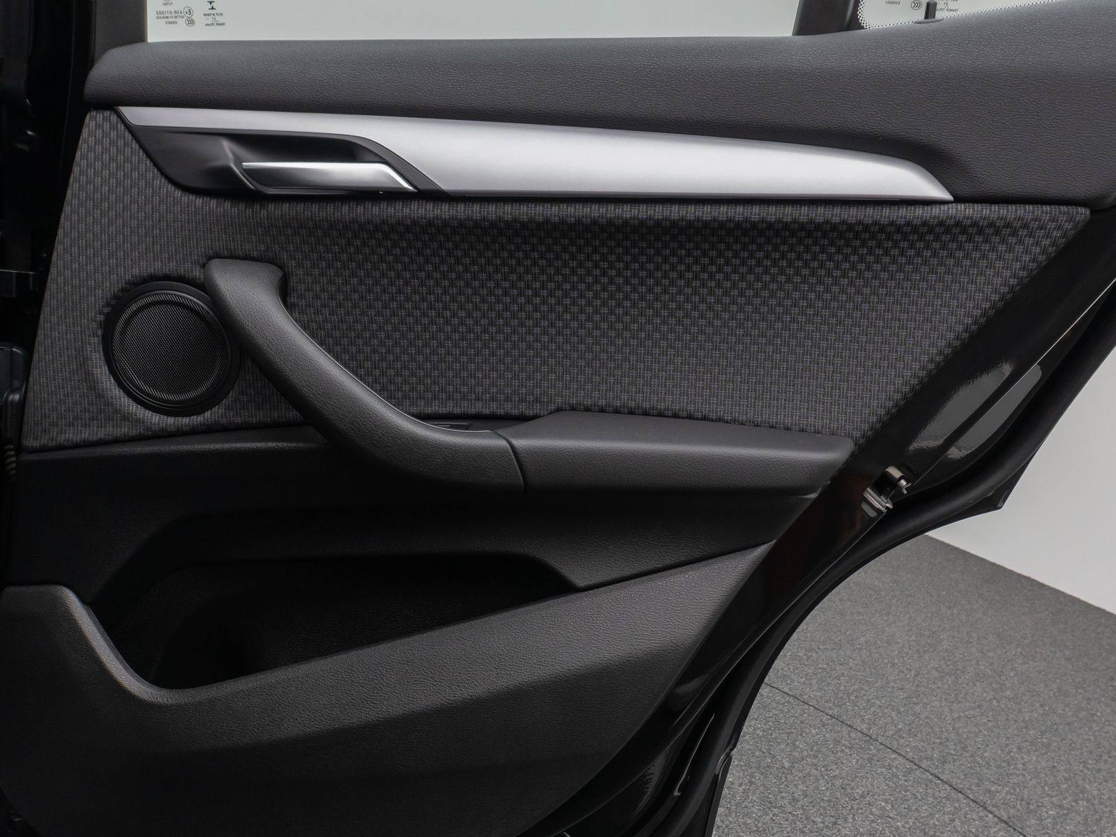 Fahrzeugabbildung BMW X2 sD20i HUD DAB Navi+Parkassist DrivAssis Alarm