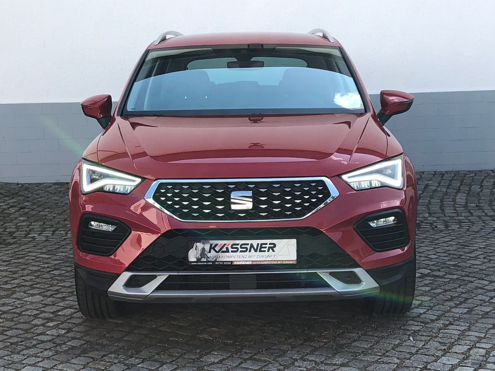 Fahrzeugabbildung SEAT Ateca Xperience 1,5 TSI *Navi*LED*Sitzh.*Pak.-L