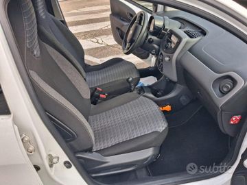 Peugeot 108 - 11