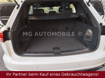 Volkswagen Touareg - 11
