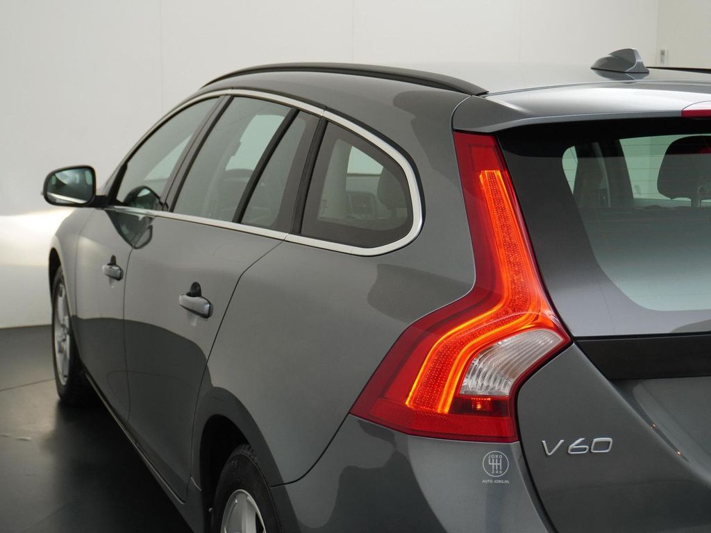 Volvo V60 1.5 T3 Summum automatik navi sitzheizung
