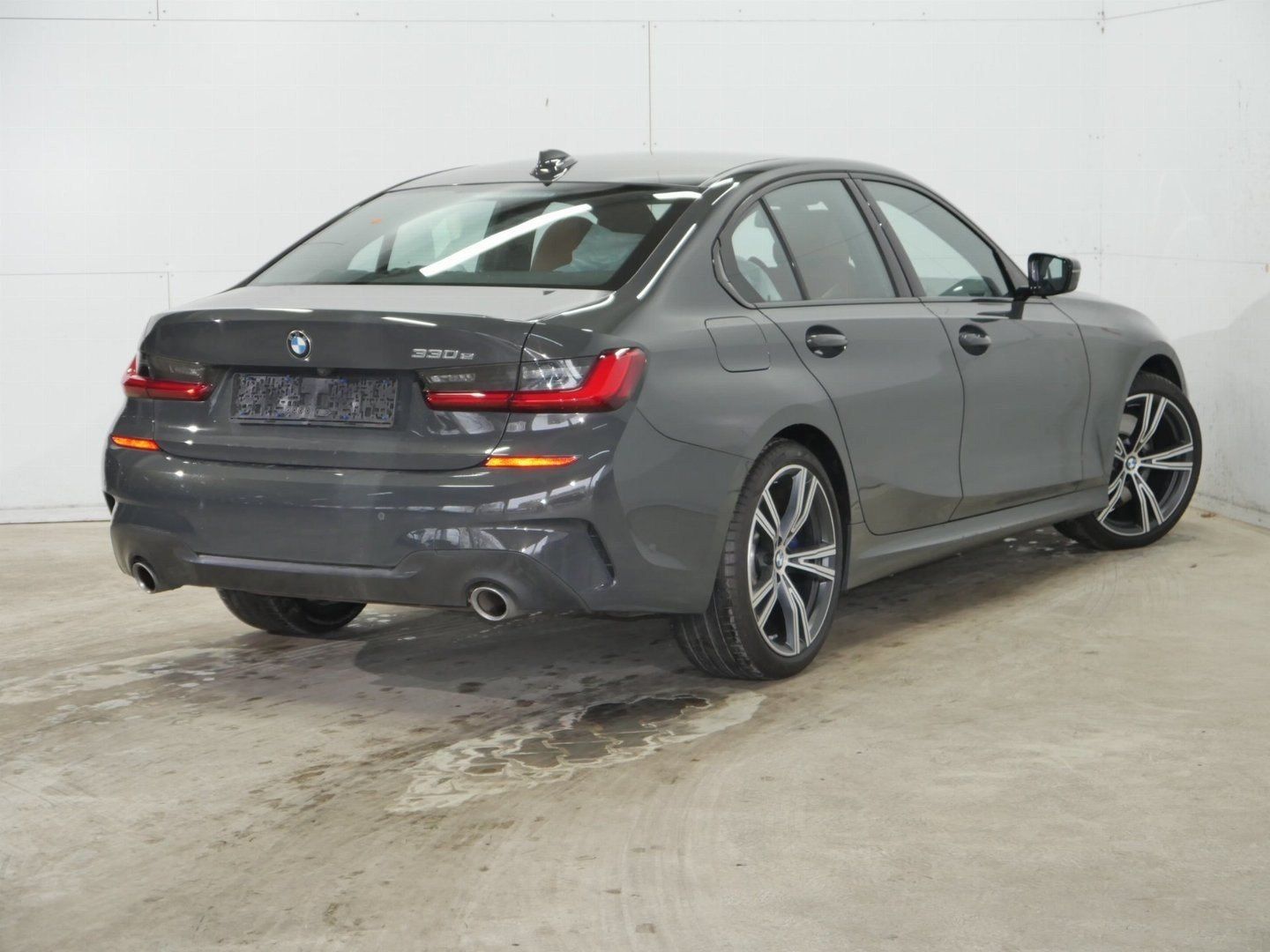Fahrzeugabbildung BMW 330e Limousine Head-Up HiFi