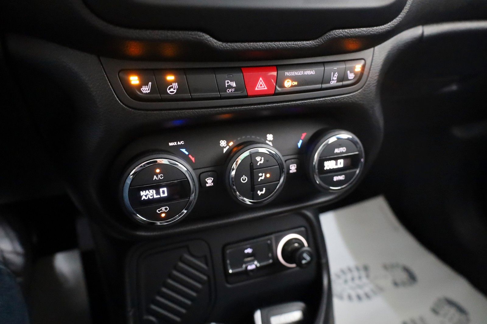 Fahrzeugabbildung Jeep Renegade Limited FWD,Leder,Carplay,DAB