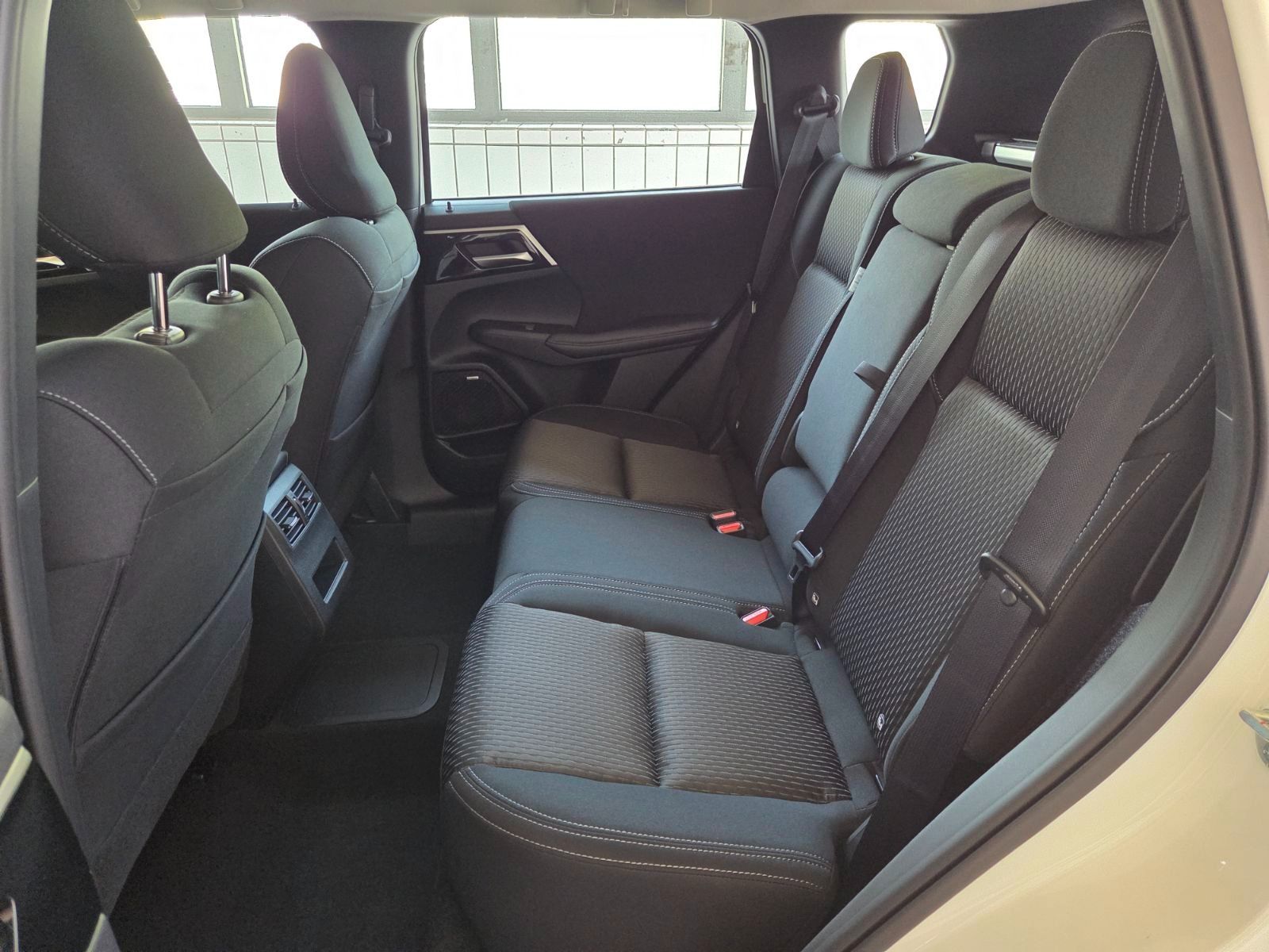 Mitsubishi Outlander - Bild 11
