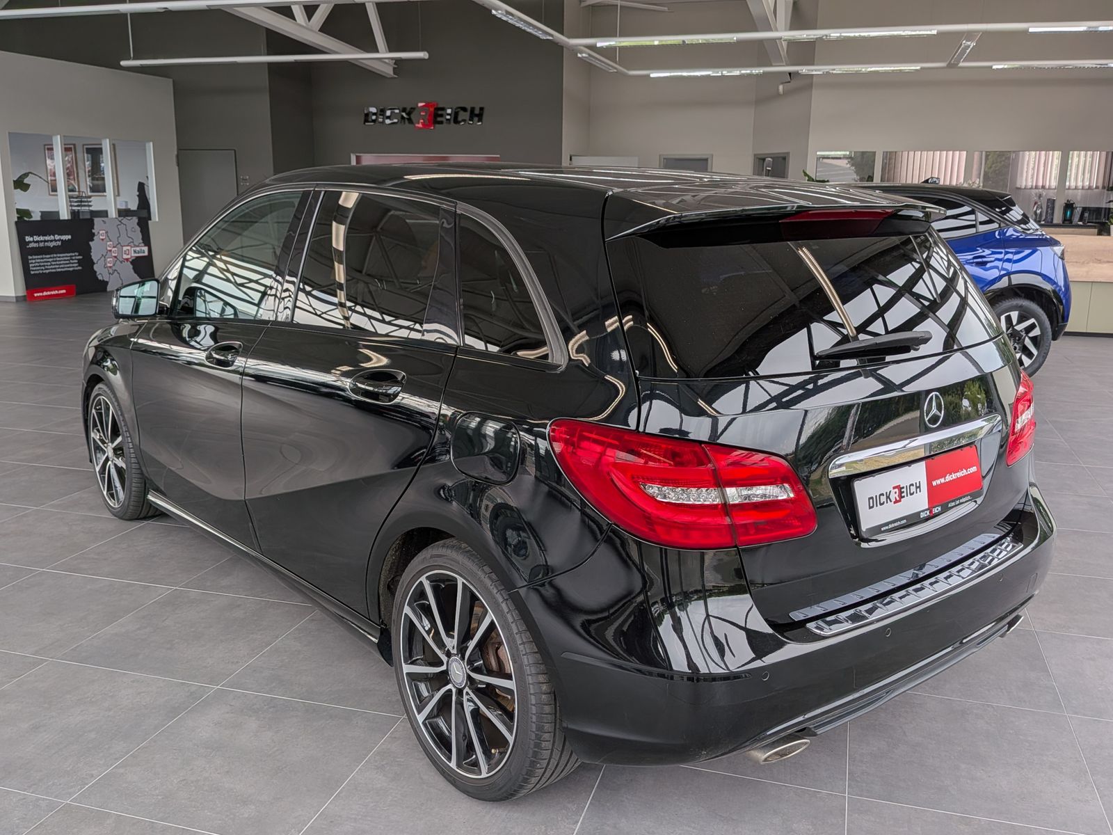 Fahrzeugabbildung Mercedes-Benz B 200 CDI Bi-Xenon Night-Paket PDC SHz Leder 18"