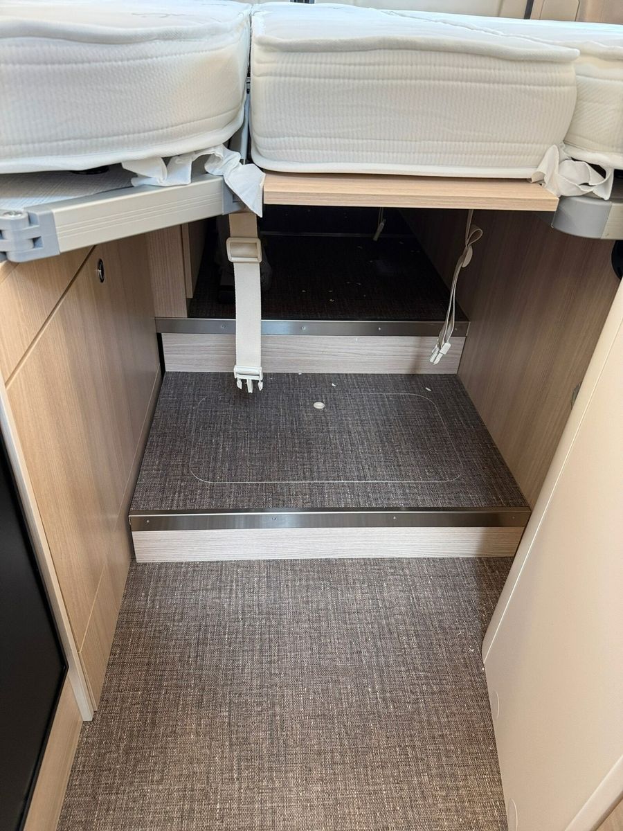Fahrzeugabbildung Eura Mobil Van V 635 EB Automatik, 180 PS, Fahrassistenz