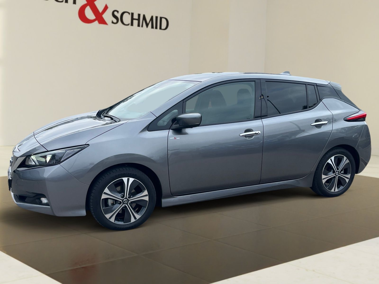 Fahrzeugabbildung Nissan Leaf 40KW/h Autom. - N-Con.; 360°Kamera;SOH95%