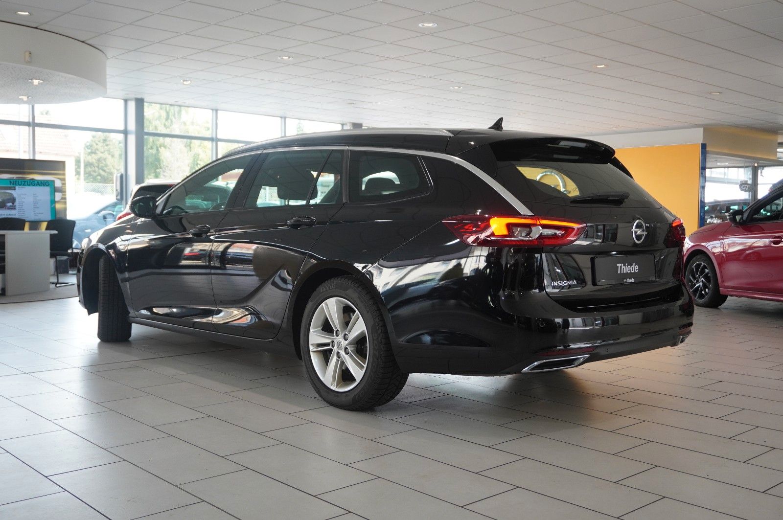Fahrzeugabbildung Opel Insignia B ST 2.0T ELEGANCE NAVI/LED/SPORT/VIRTU