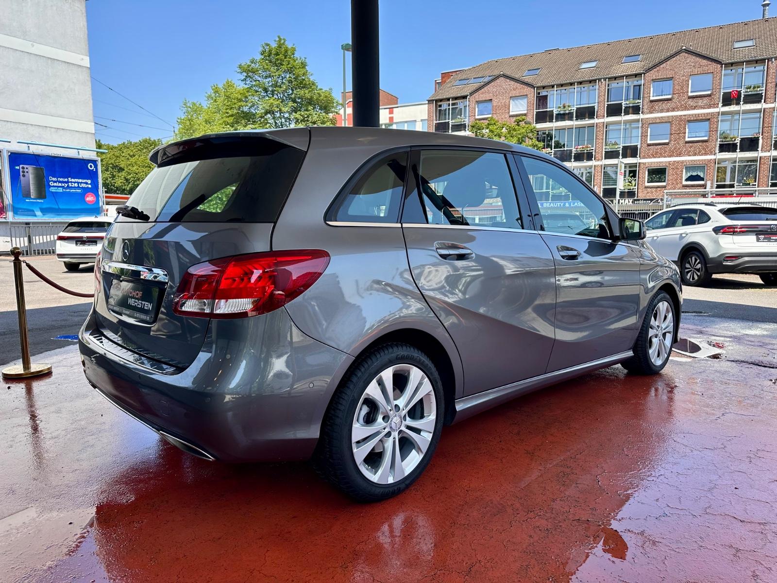 Mercedes-Benz B 180 | Wenig KM | Navi | Tüv Neu| Sehr gepflegt