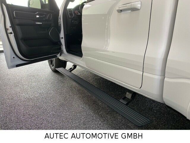 Fahrzeugabbildung Dodge LARAMIE  NIGHT EDITION-TAILGATE-12"-4x4