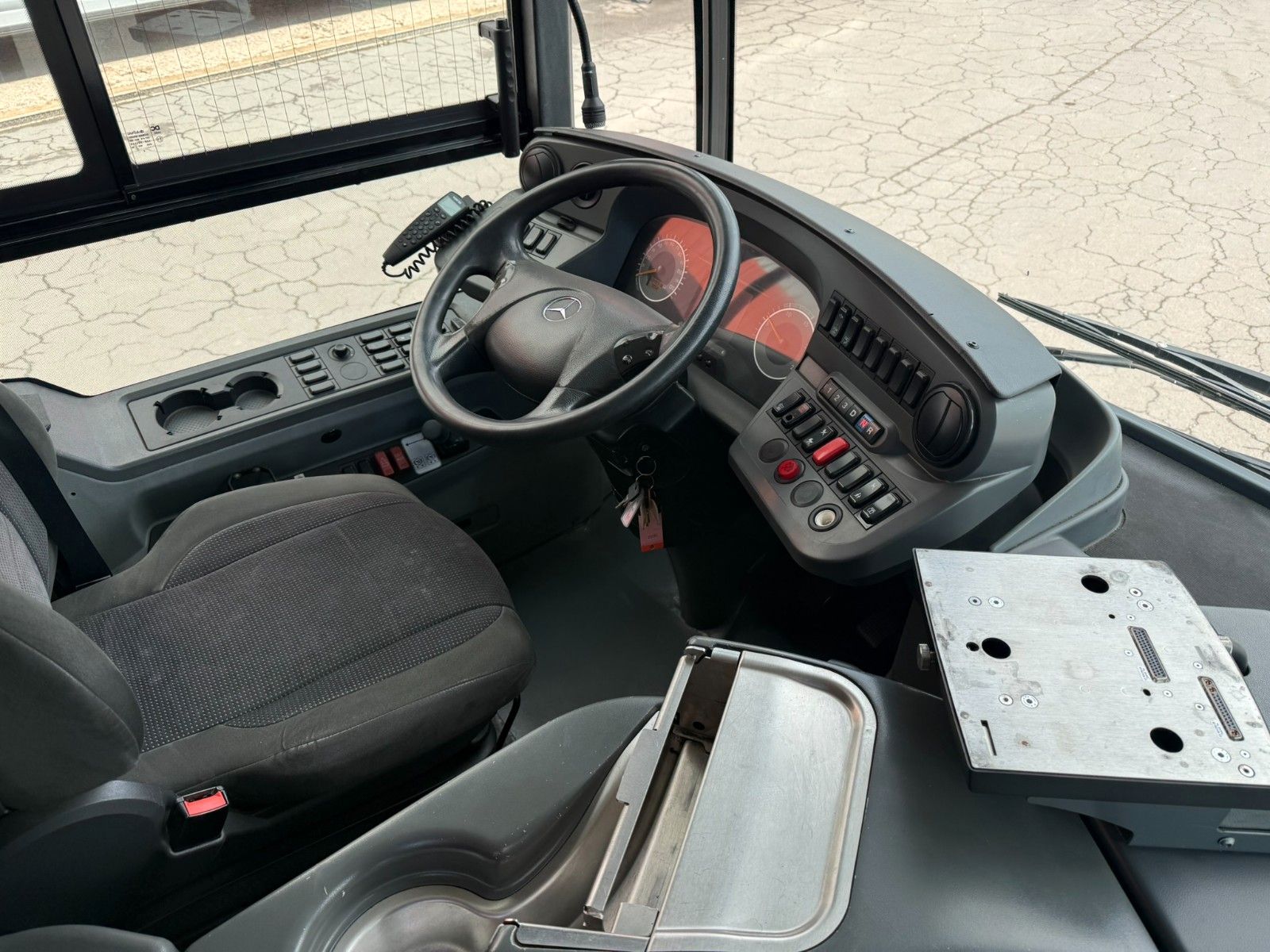 MERCEDES-BENZ  2015 - Image 11 of 30