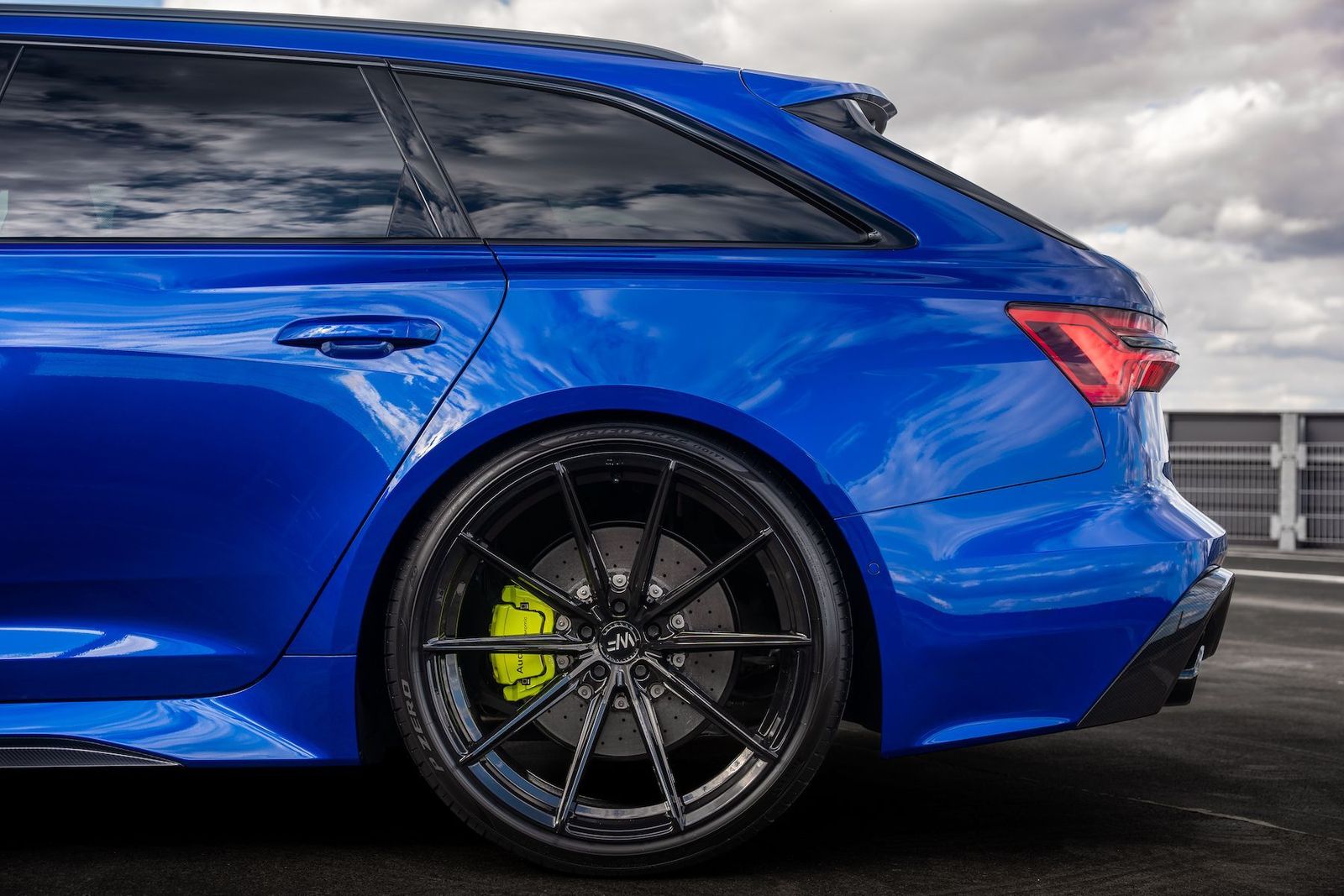 Fahrzeugabbildung Audi RS6 KERAMIK|B&O-ADVANCED|CARBON|UNIKAT|1080PS