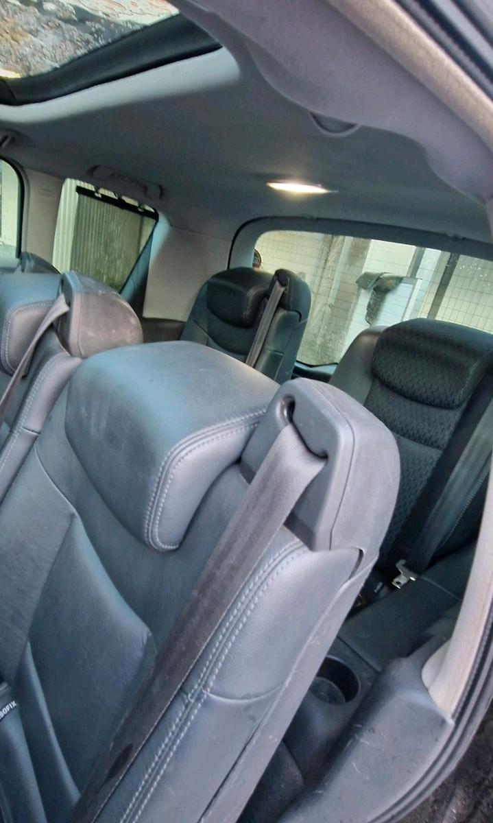 Renault Espace 2011 — photo 11
