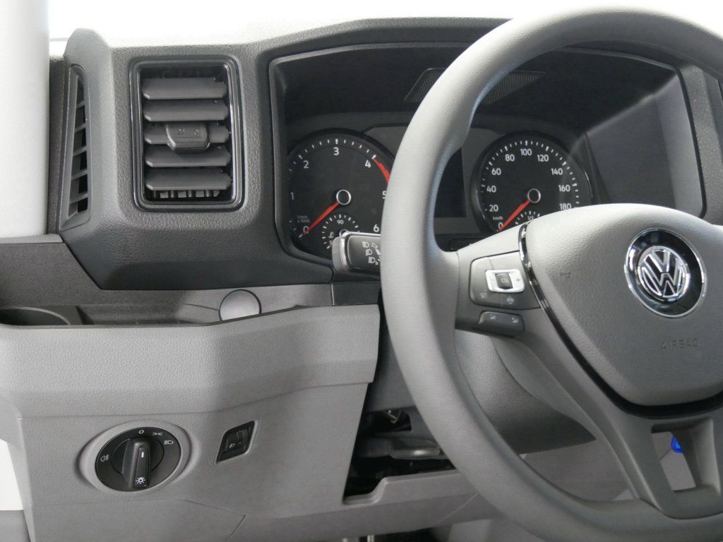 Fahrzeugabbildung Volkswagen Crafter Kasten 2.0 TDI MR Hochdach AHK Kamera