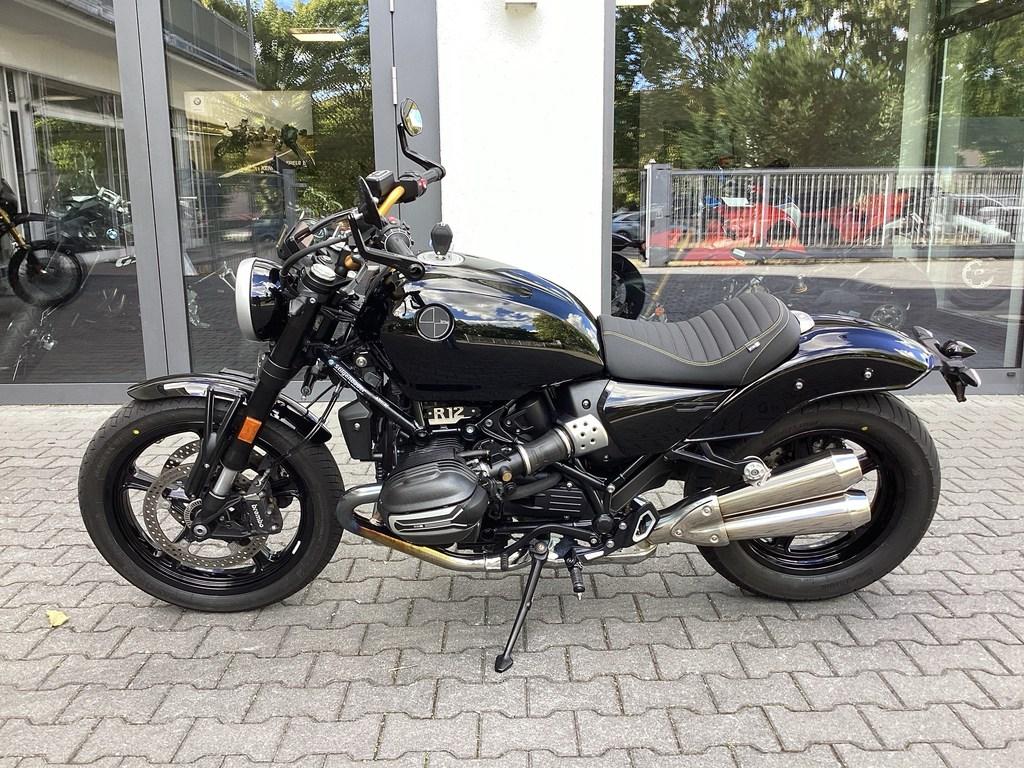 BMW R 12 Customizing auf Blackstorm