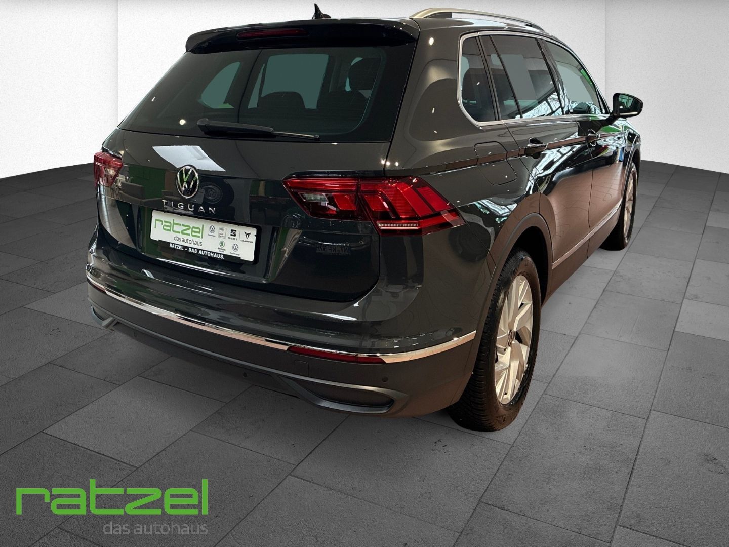 Fahrzeugabbildung Volkswagen Tiguan 1.5 TSI Life Navi Sitzhzg. LED ACC Light/