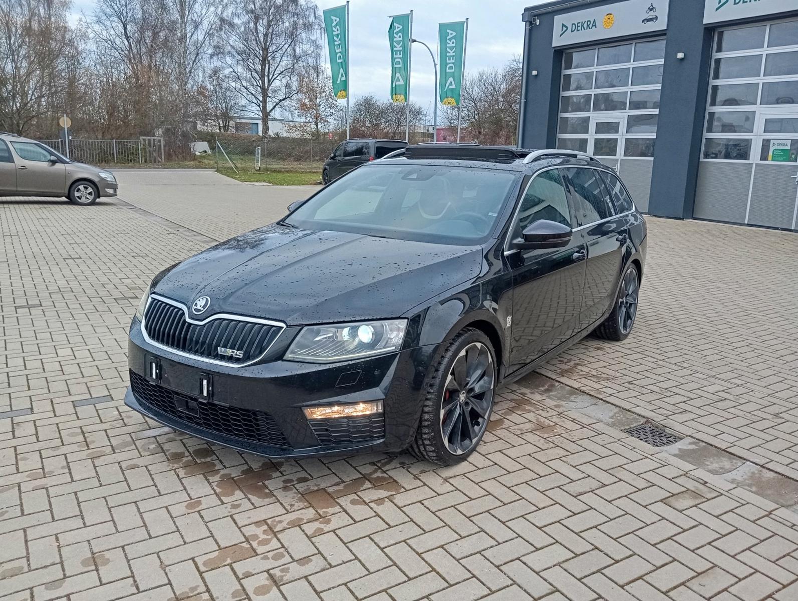 Skoda Octavia Combi RS,PANOR.,ZAHNR.NEU;TÜV NEU