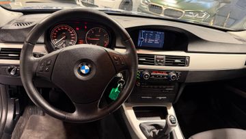 BMW 318 - 12