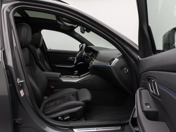 Fahrzeugabbildung BMW M340d xD 360°Panorama Laser HUD DAB Komfort 19"