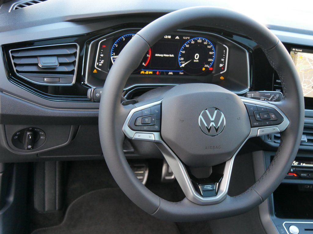 Fahrzeugabbildung Volkswagen Taigo 1.5 TSI R-Line Kamera Pano digitalCP