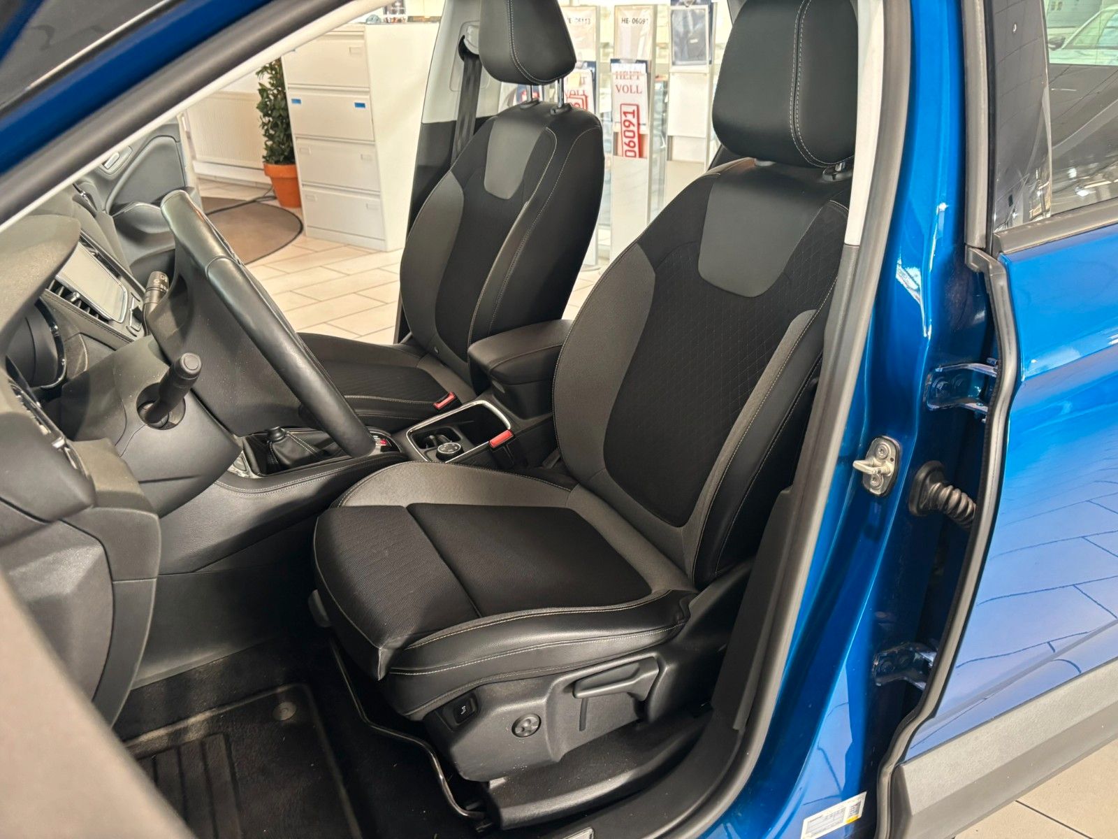 Fahrzeugabbildung Opel Grandland (X) 1.2 INNOV. AHK/NAVI/SHZ/KAMERA/AFL