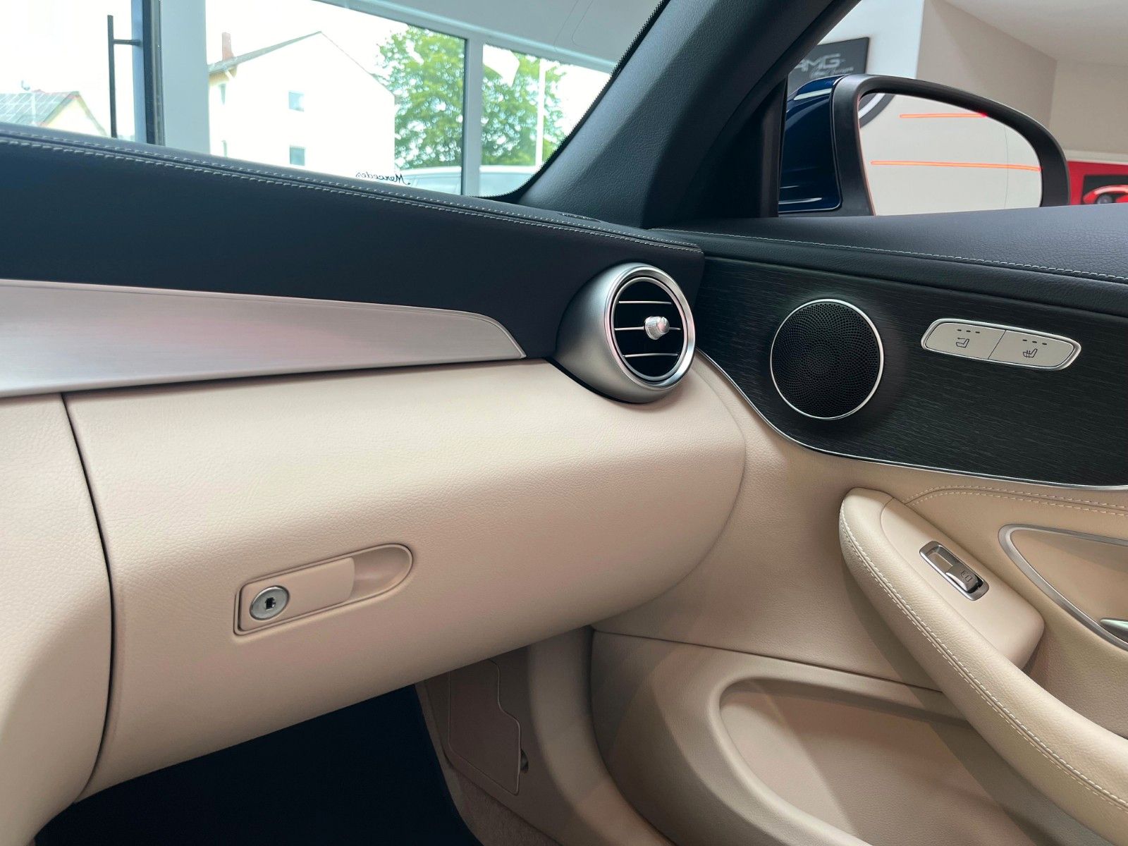 Fahrzeugabbildung Mercedes-Benz C 200 Cabrio AMG-Line*Airscarf*Park-Paket*