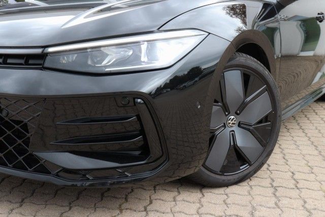 Volkswagen Passat Variant R-Line 2,0 l TDI DSG AHZV Sthzg foto 2
