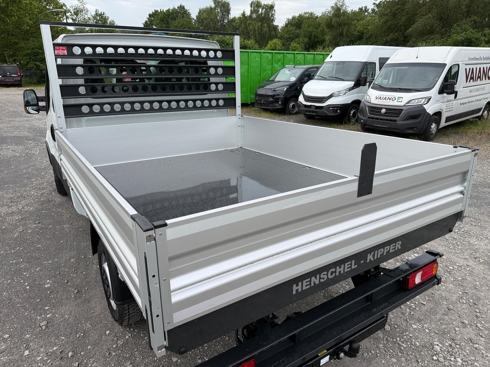 Fahrzeugabbildung Iveco Daily 35S14BA8Y D Dreiseitenkipper
