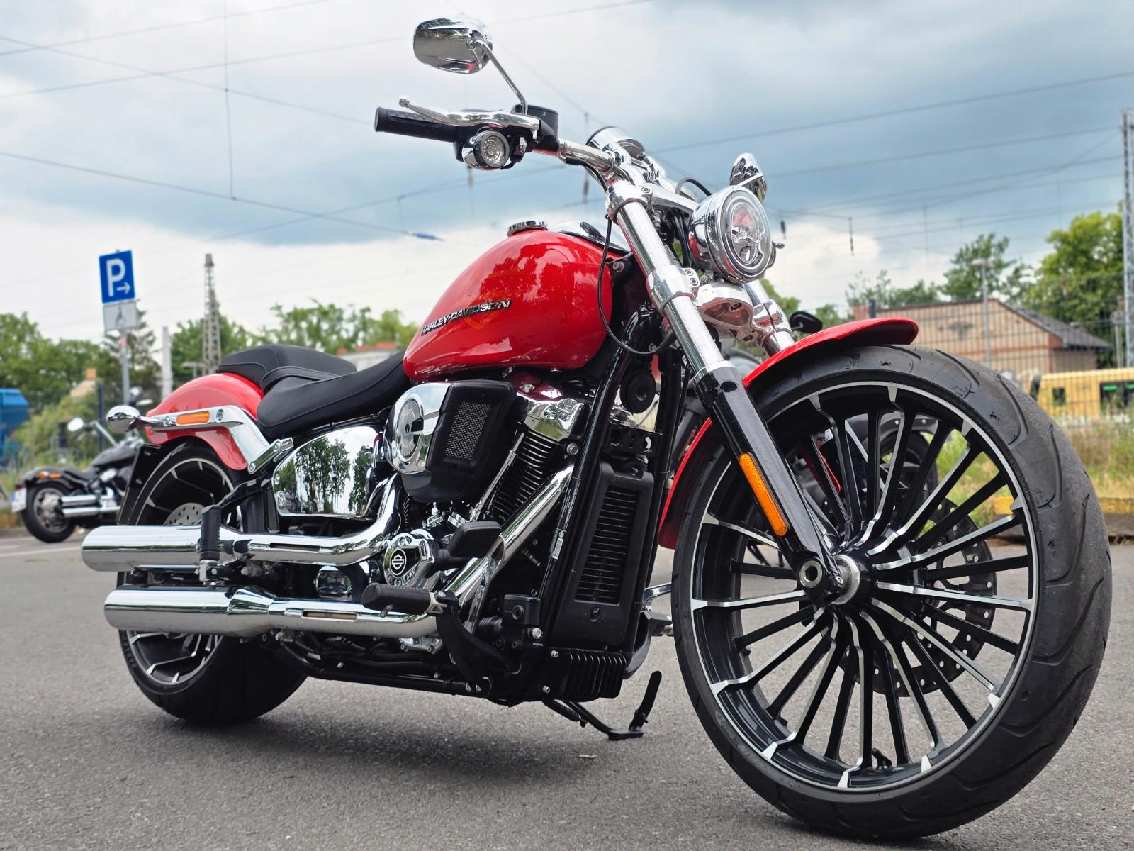 Harley-Davidson FXBR Breakout
