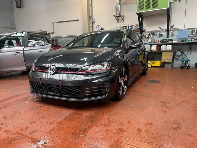 Volkswagen VW Golf 7 GTI Performance 2.0 TSI