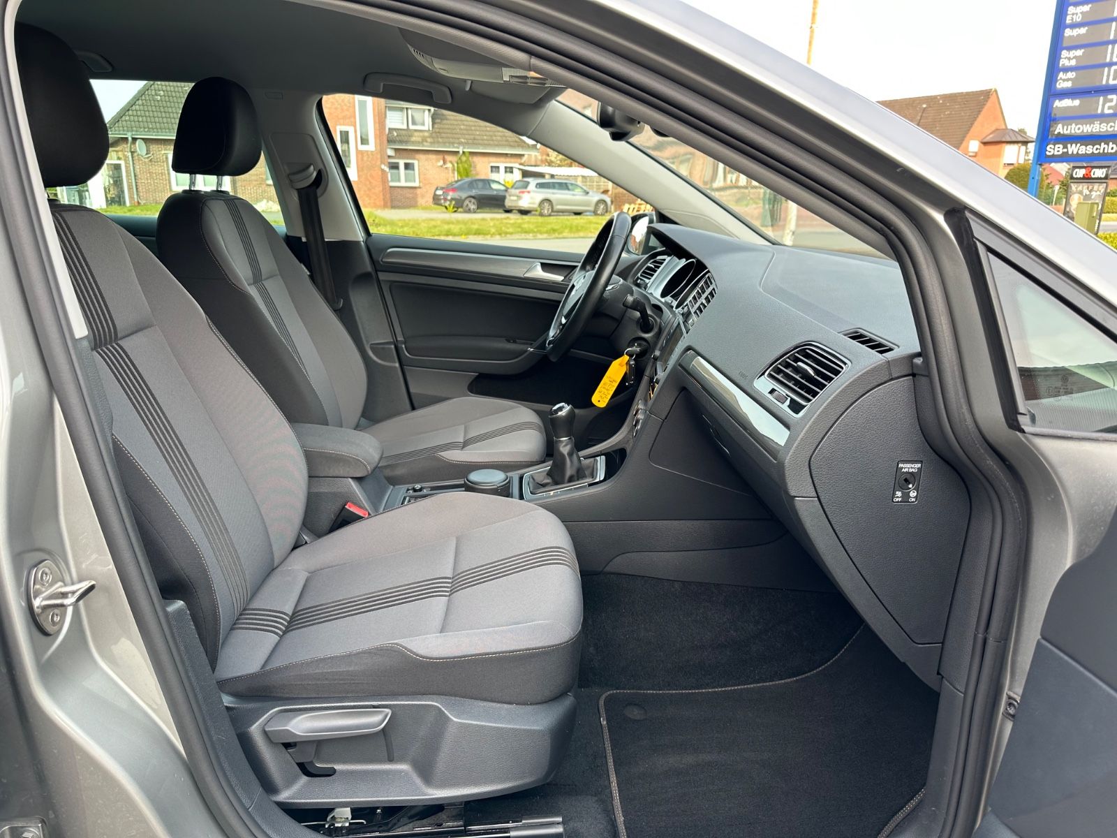 Fahrzeugabbildung Volkswagen Golf VII Variant 1.6 TDI Allstar AHK/Navi/SHZG