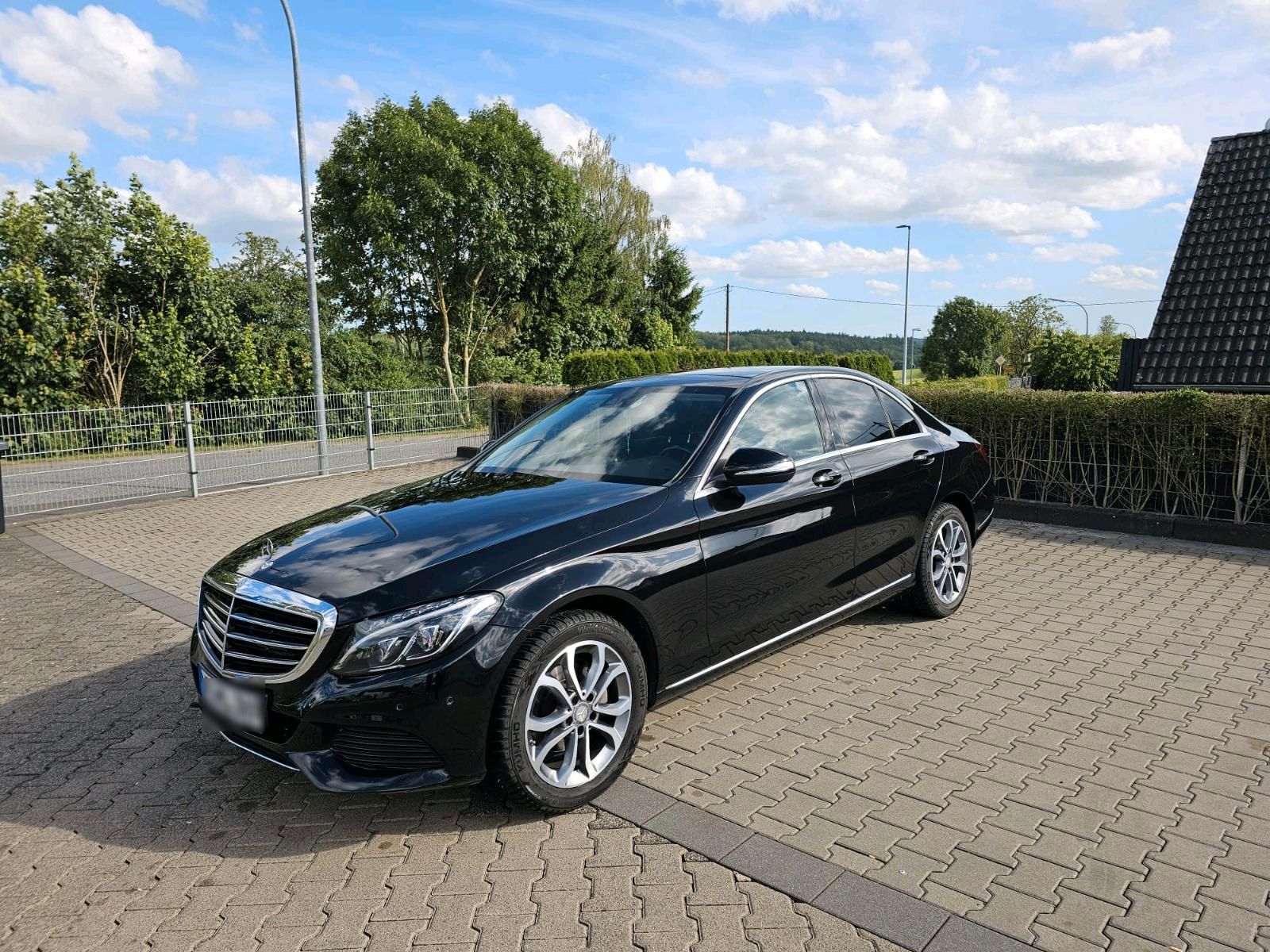MERCEDES-BENZ Mercedes C180 Automatik Navi LED PDC 09/2015