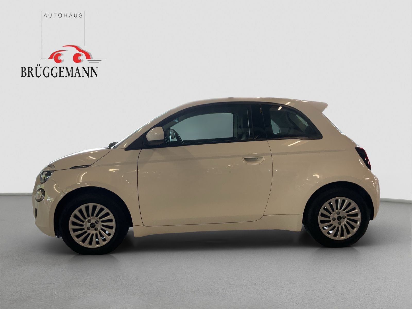 Fahrzeugabbildung Fiat 500e + Radio- & Winterpaket