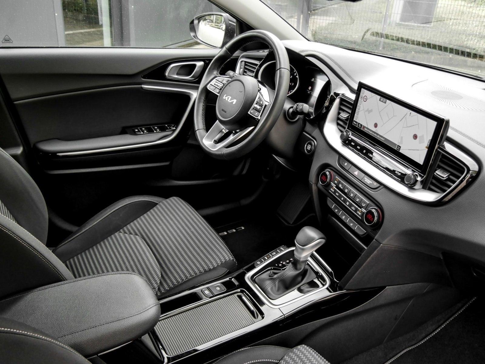 Kia Ceed 1.5 T-GDI Spirit ACC AHK RFK NAVI LED DAB