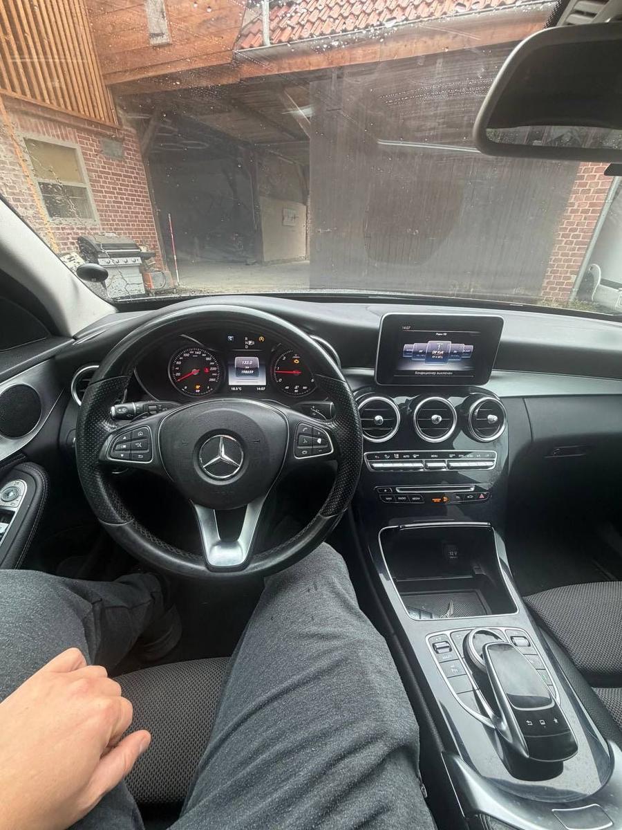 Mercedes-Benz C220 2015 — photo 12