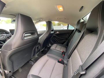 Fahrzeugabbildung Mercedes-Benz CLA 200*Navi*Bluetooth*Tempomat*Klima*