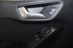 Fahrzeugabbildung Ford Fiesta Cool &  Connect AUTOMATIK 5-trg CAM NAVI