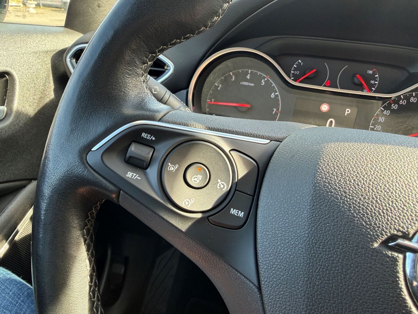 Fahrzeugabbildung Opel Crossland Elegance 1.2 Sitzheizung+Lenkradheizun