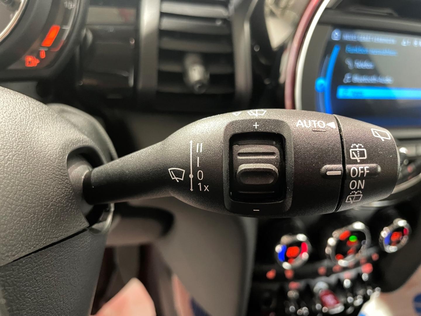 MINI Cooper Automatik LED Klima Tempomat Sitzheizung